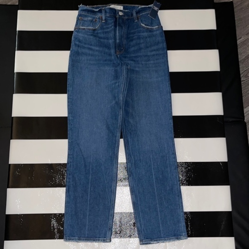 Ultra High Rise 90s Straight Jean “28 Regular”​